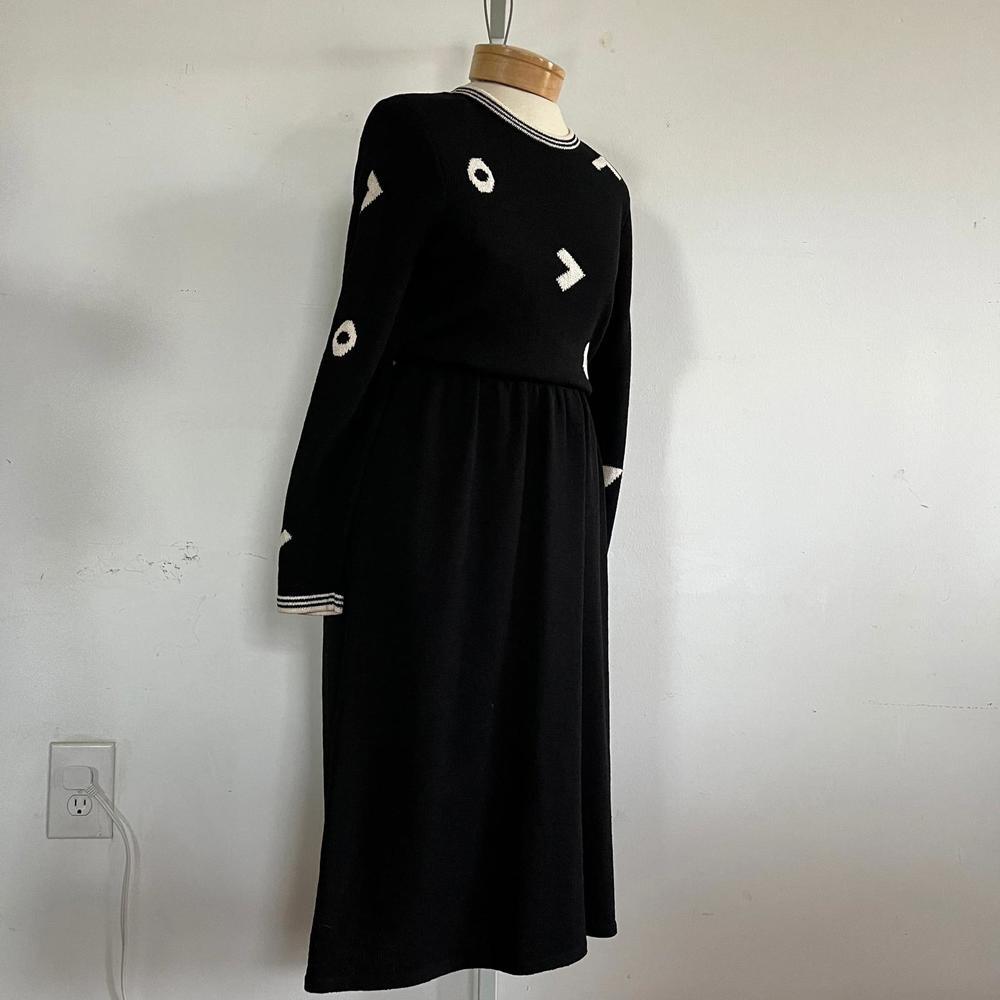 Elegant Vintage Black Geometric Peter Lynne 1970s Circle Symbol Dress - Picture 2 of 9